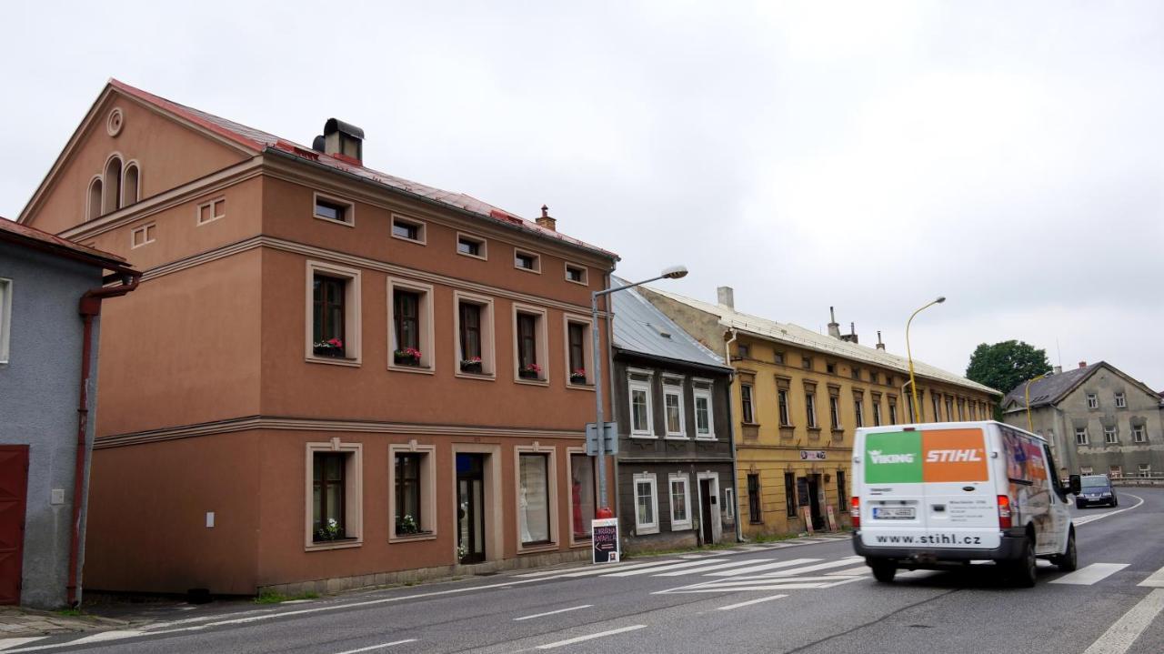 U Salonu Virginia Apartment Ceska Kamenice Exterior photo