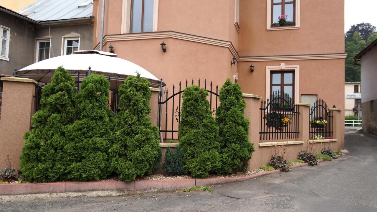 U Salonu Virginia Apartment Ceska Kamenice Exterior photo